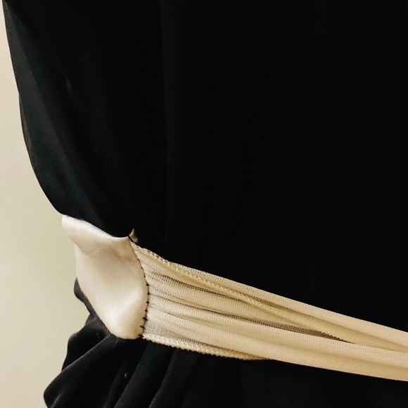 Beautiful flowy Jessica dress EUC - Picture 6 of 8